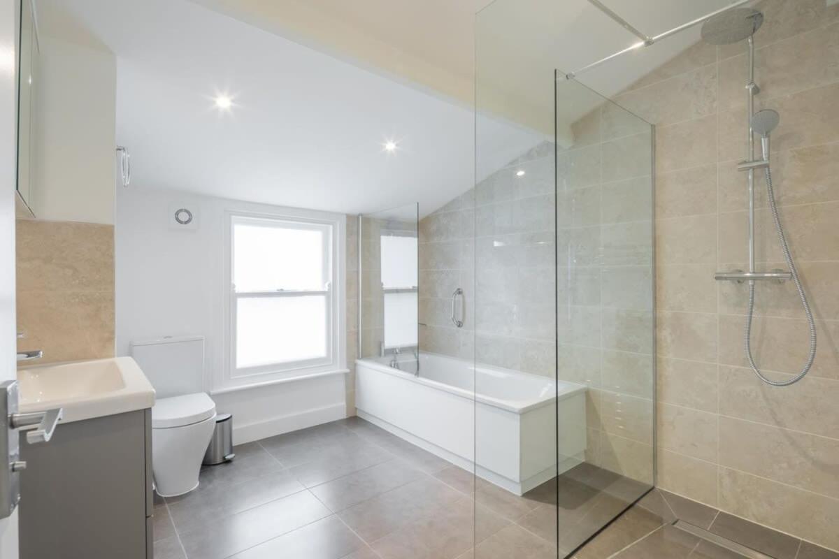 Refurbished High Spec Central Family Home CBG Exterior foto